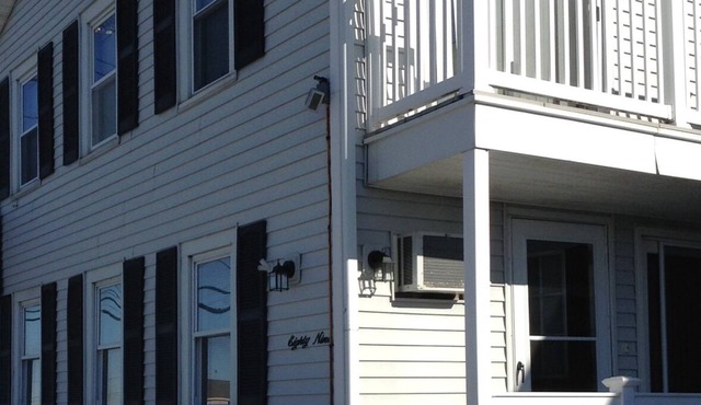 2 Bedroom Condo, one block from the beach