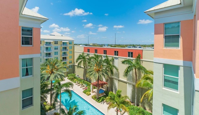 2 BR / 2 BA Condo with Beautiful Pool, Marina