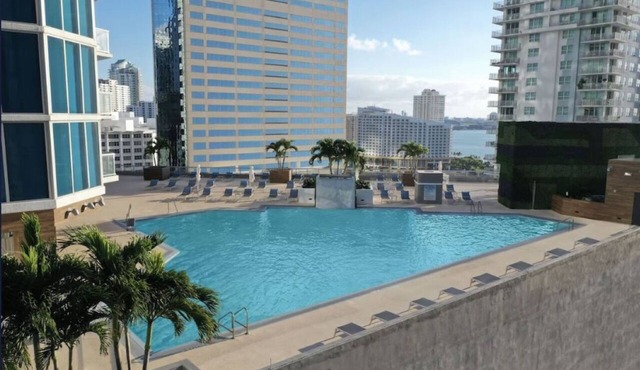 2 Relaxing Units in Brickell with Breakfast, Gym and Pool Access