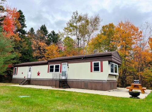 26CM - private camp in Bretton Woods wifi AC private yard with great views