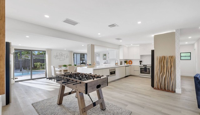 2705 | Delray/Chapel Hill |Heated Pool |Screen Porch |PingPong |by DelrayNightly