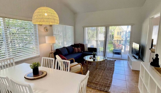 270C - Boca Retreat w/Pool, Parking, Near Evert Tennis & Shops