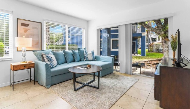 280A - Boca Retreat w/Pool, Parking, Near Evert Tennis & Shops