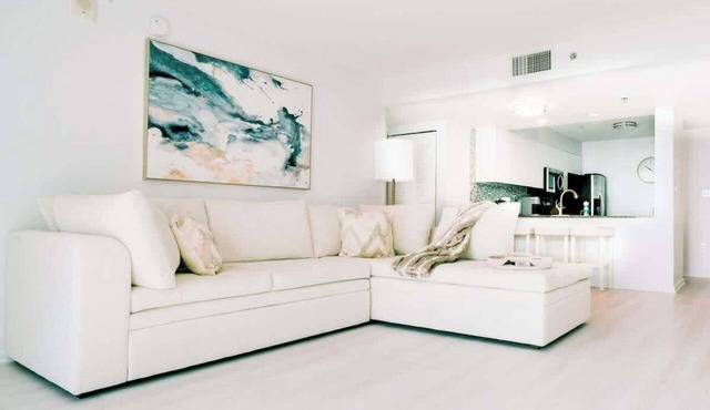2BR Penthouse with Unbeatable Water Views+Parking!