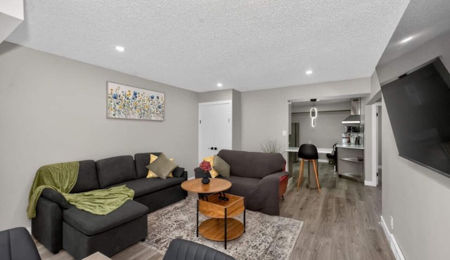 2BR Suite Near YYC Airport & Downtown - 4324 – UP