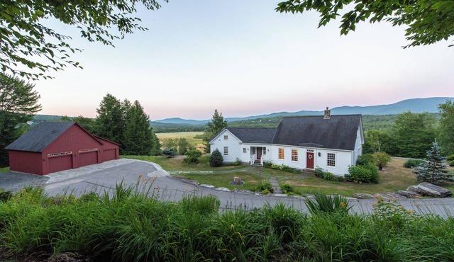 3-bedroom house in Stowe with stunning panoramic views and ~11 acres to explore.