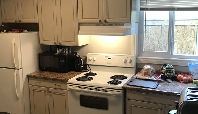 3 bedroom town house fully Furnished rental