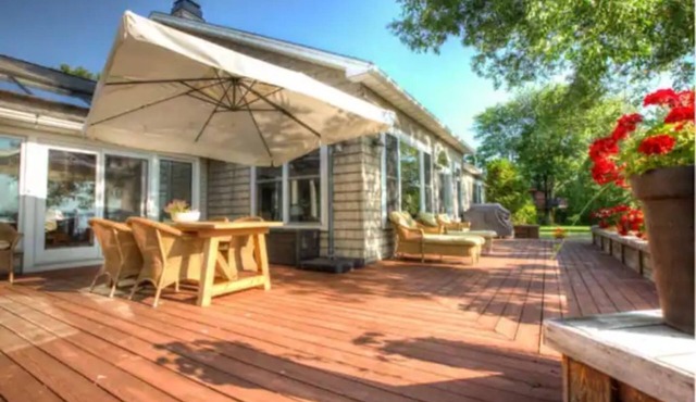 3 Sheds on the Lake - Lakefront Home