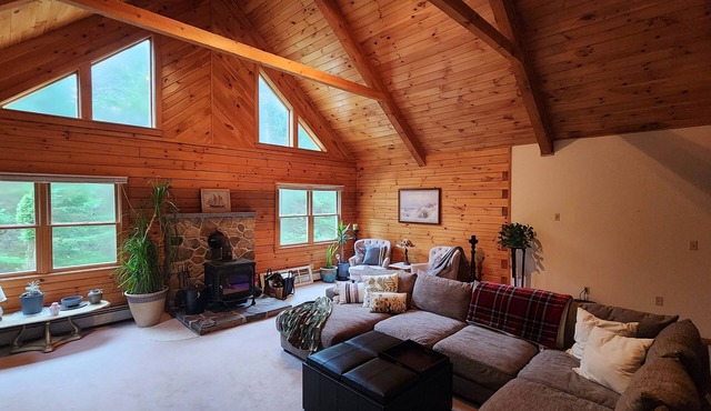 4b2b true Log retreat in the heart of the Whites