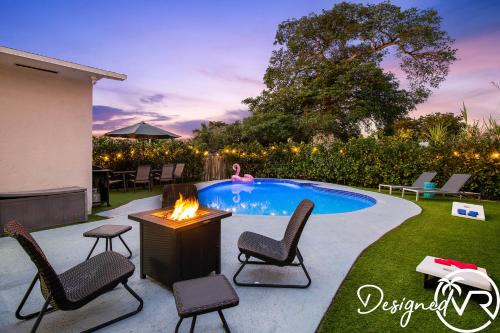 4BR retreat w heated pool backyard BBQ grill