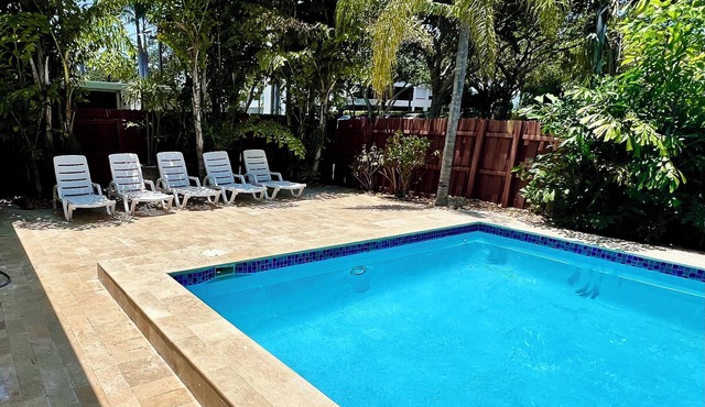 5/3 for 10-Heated Pool-Covered Patio-1M to Beach