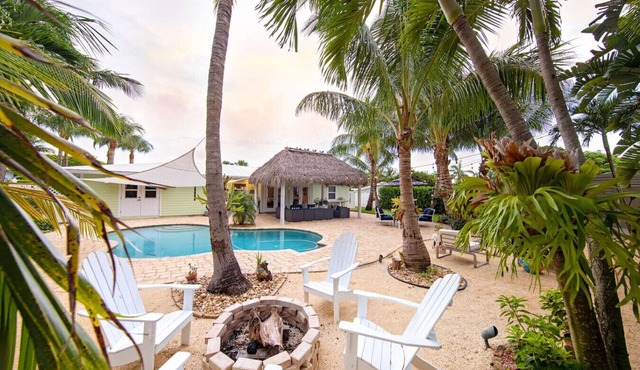 5 min from Inlet Lighthouse! Pool home w/Tiki Hut