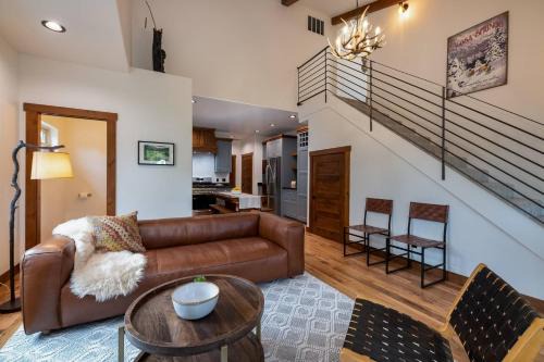 573 South 5th St