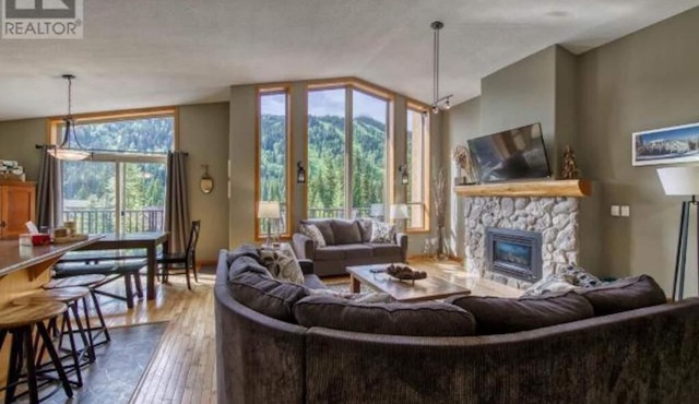 5BR/3BA Ski Chalet: Ski In/Hot Tub/Amazing Views!