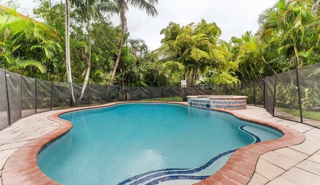5BR Family Oasis w/Pool, Near Beach & Downtown