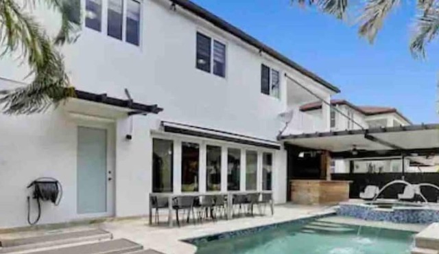 6 Bedroom 682726 by Houzlet