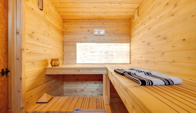 6 Mi to Polar Caves! All-season Getaway w/Sauna