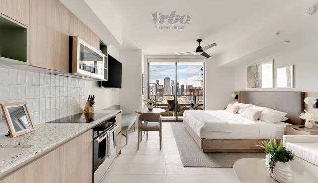 601 RESIDENCES CHARMING STUDIO UNIT #2412
