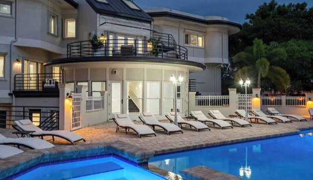 9K SF Waterfront Mansion/Pool