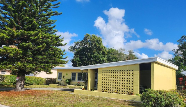 A single family home near beaches, Miami Dolphins Hard Rock Stadium & outlets.