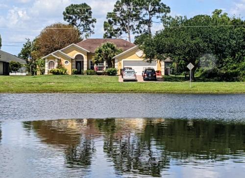 A Treasure Coast Gem- Private entrance and private bathroom