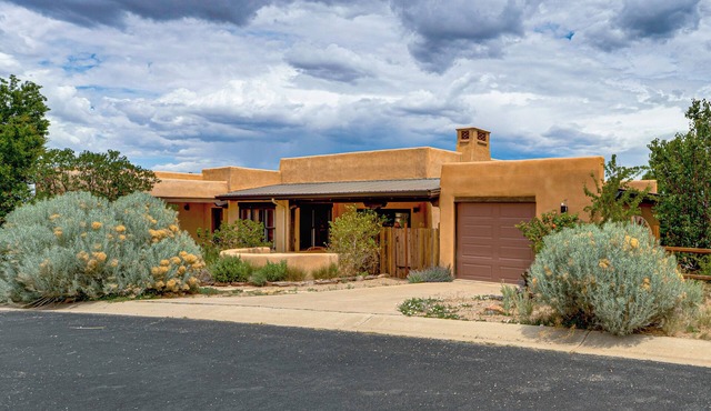 Adobe-Style Home with Great Views!