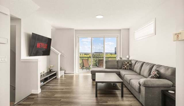 Air Conditioned » Water View » Garage » Sleeps 7