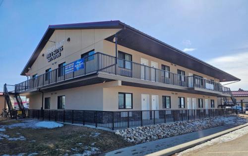 Alberta Beach Inn and Suites