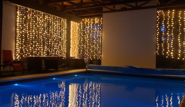 All in one getaway! Indoor pool, hot tub, sauna and more! Close to lake+shopping
