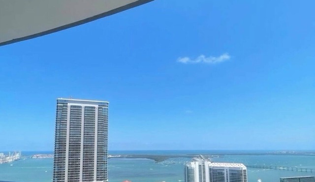 "Amazing Brickell Condo- 30thfl-Downtown - Ocean View-Huge Balcony-Free Parking