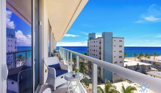 Amazing Top Floor 2BR Apartment - Ocean View