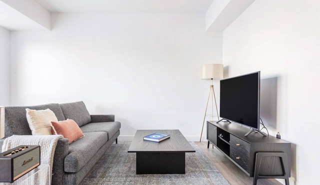 Ample Central Square 1BR w/Gym, Doorman, Roof Deck