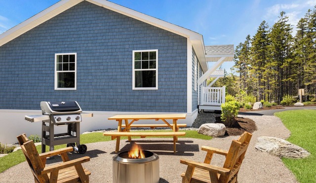Apple Blossom Cottage - Cozy Romantic Escape - Quiet Orchard Setting