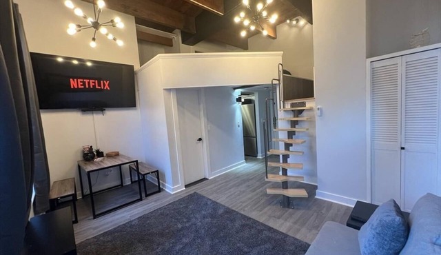 Architect Designed Loft In Historic Downtown Salem