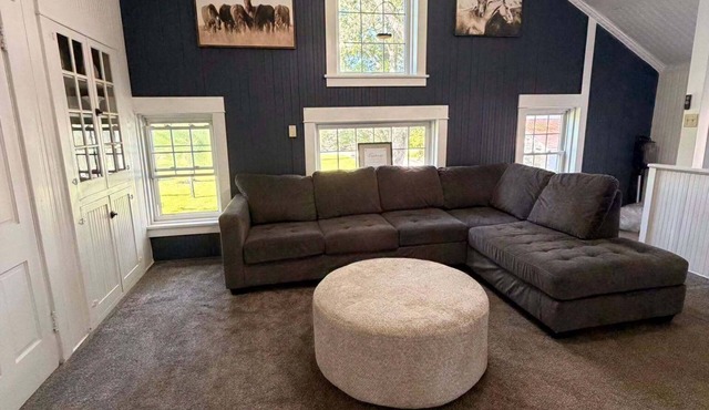 Awesome 1-bedroom apartment in charming downtown Valley City!
