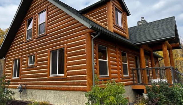 BARN OWL CABIN "Owl are Welcome" Rest and Relax in this Beautiful Log Home