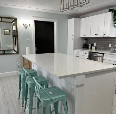 Beach Getaway,Walk orBike to beach,Fenced for doggie, Large Driveway