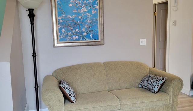 Beach Retreat with Hot Tub | 1 Block to Beach | Free Parking