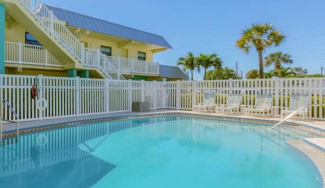 Beachfront Bliss: Room with Direct Beach Access