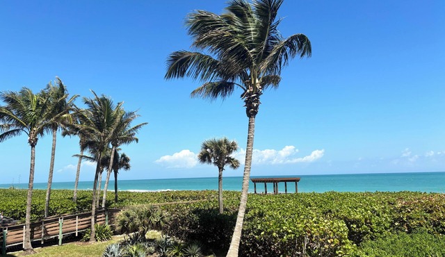 Beachside 2 bedroom condo between Vero Beach and Fort Pierce. Sea-renity now!