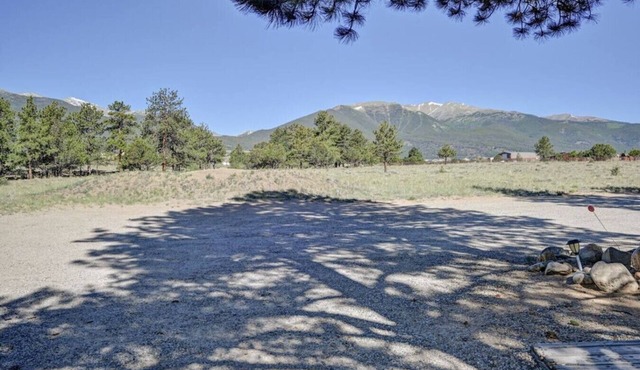 Bear`s Den | Secluded, Pet-Friendly Getaway in BV