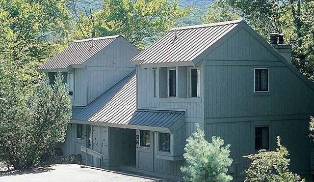 Beautiful 2 bedroom unit at resort, sleeps 8