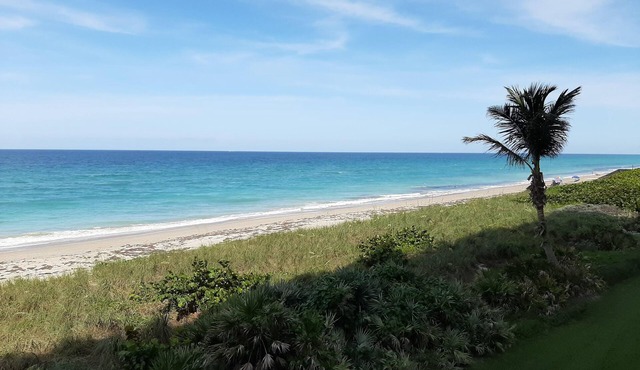 Beautiful Direct Oceanfront Condo in Jensen Beach FL - Minimum 30 Day Rental