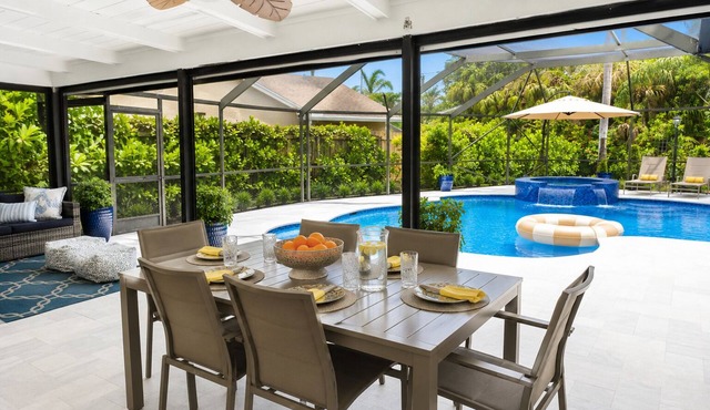 Beautiful Home with Sauna & Heated Pool-Spa, 5min from Beaches, close to Airport