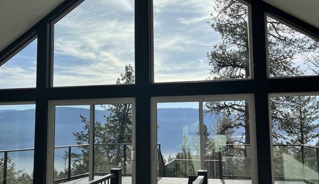 Beautiful House on Lake Okanagan!