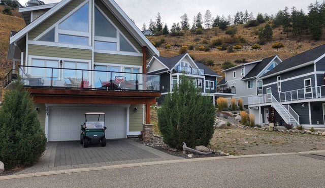 Beautiful Lake View 3 Bed Cottage at La Casa