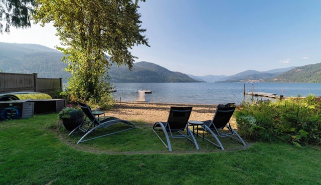 Beautiful lakefront home, beach, hot tub, fireplace perfect for your next getaway!