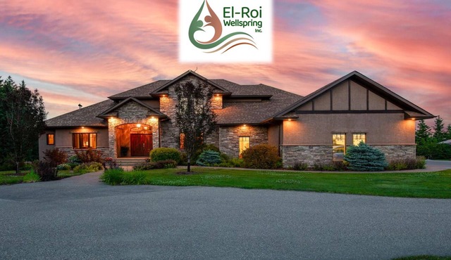 Beautiful, large green area, luxurious rooms, halls for workshops and events