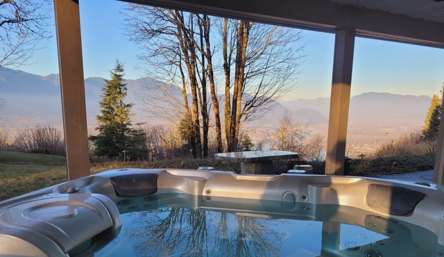 Beautiful Mountain Home - Amazing Views & Hot Tub