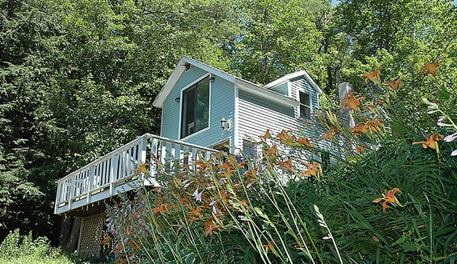 Beautiful, private waterfront, great spot for romance or family fun!